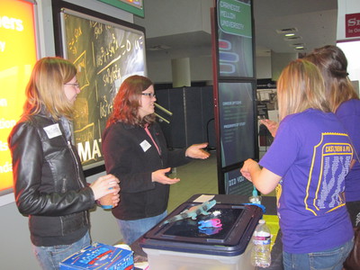 Trainees Collaborate at the "Sci-Tech Festival"