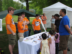 Trainees engage with the public on conservation topics.